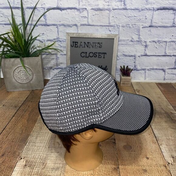 Apana Yoga Running Lightweight Workout Hat Gray Black
Size: ONE SIZE - Picture 7 of 8